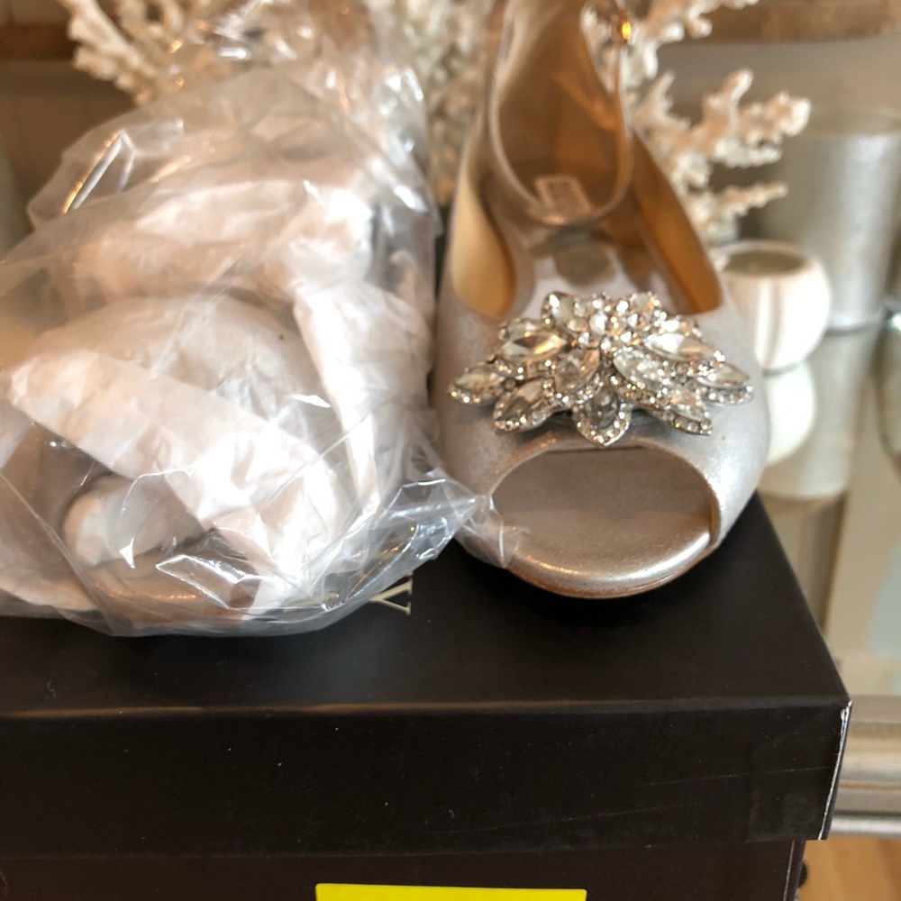 Badgley Mischka 7 New